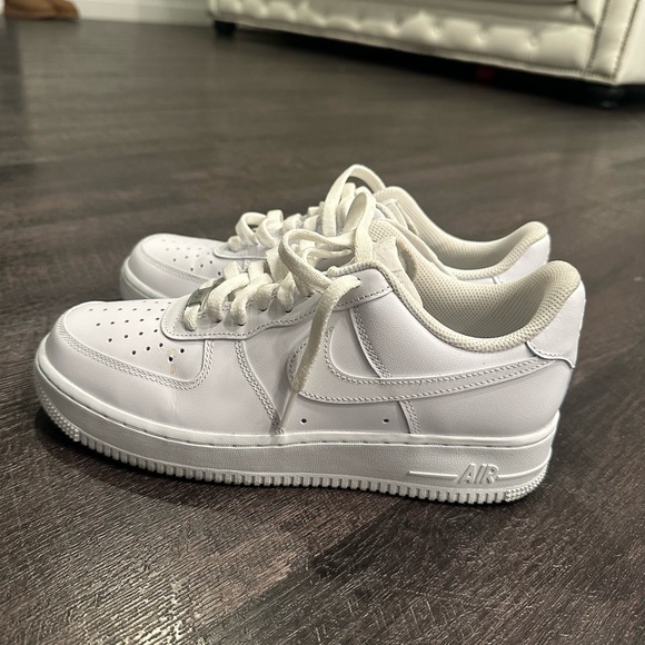 Nike Air Force Ones / worn twice - Picture 1 of 3